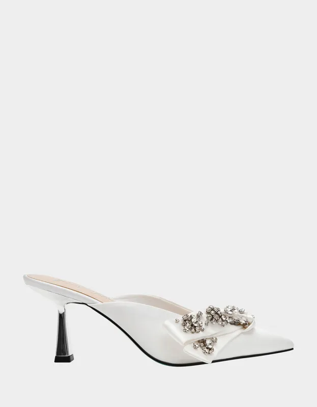 KENA IVORY made by Betsey Johnson