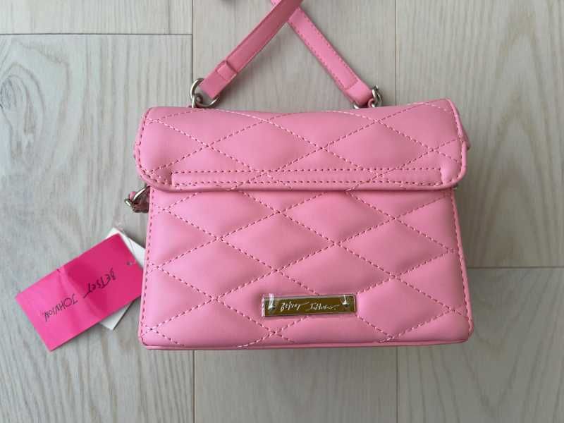 Viola Skull Crossbody Bag Quilted | RE:LUV sold by Betsey Johnson product image thumbnail 4