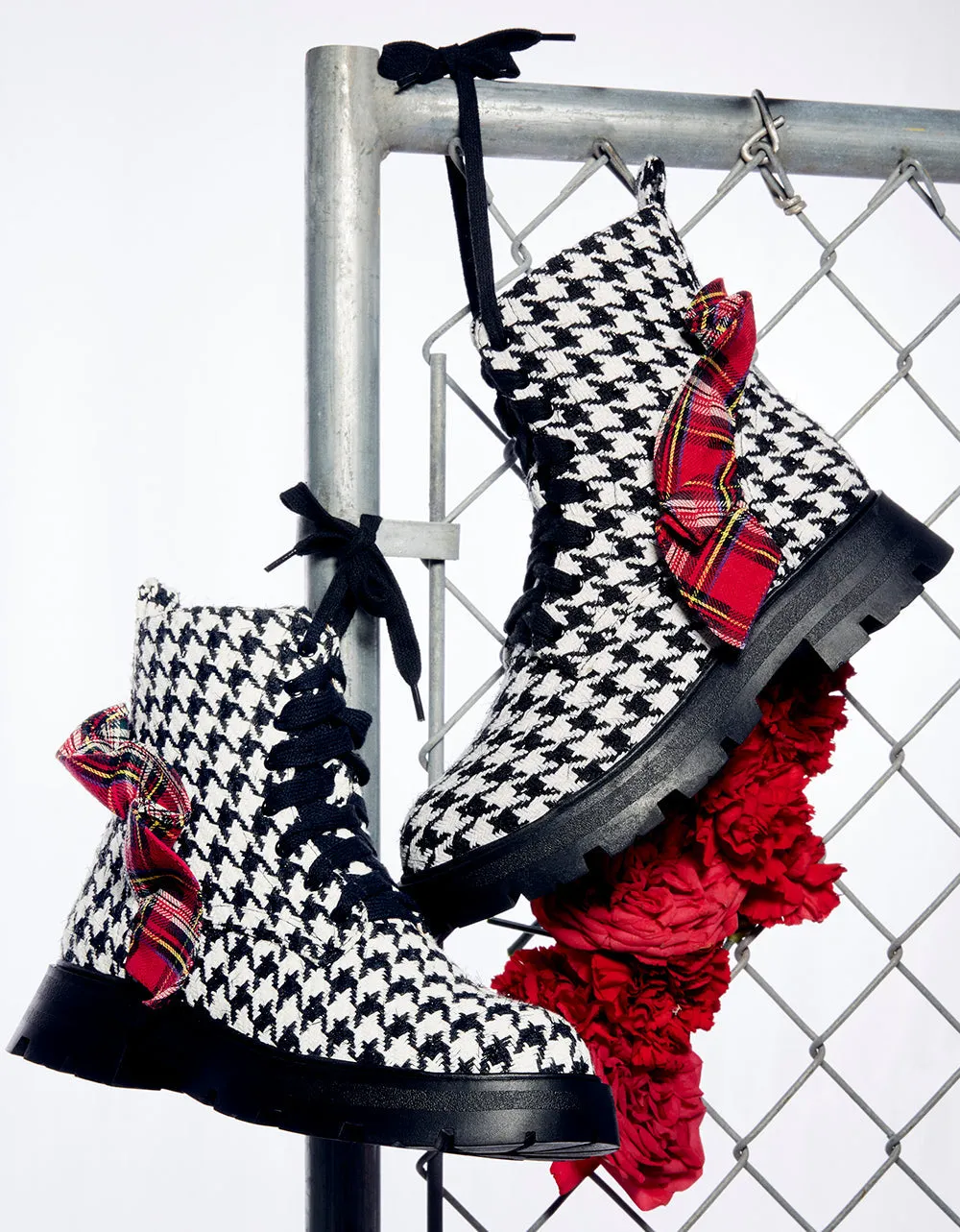 ROZEY BLACK/WHITE | RE:LUV sold by Betsey Johnson product image thumbnail 4