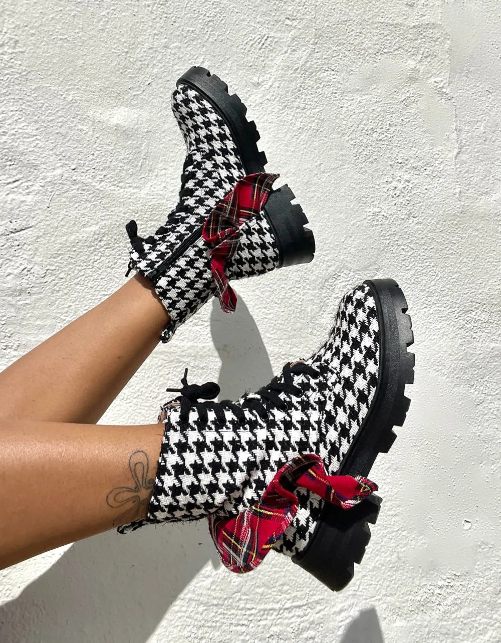 ROZEY BLACK/WHITE | RE:LUV sold by Betsey Johnson product image thumbnail 2