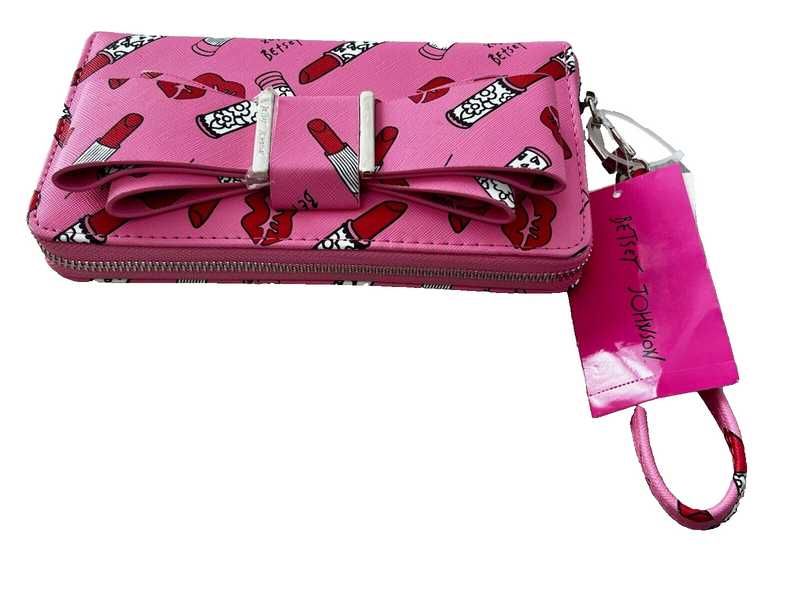 Betsey Johnson Zip Around Wristlet Bow Wallet Lips | RE:LUV sold by Betsey Johnson product image thumbnail 4