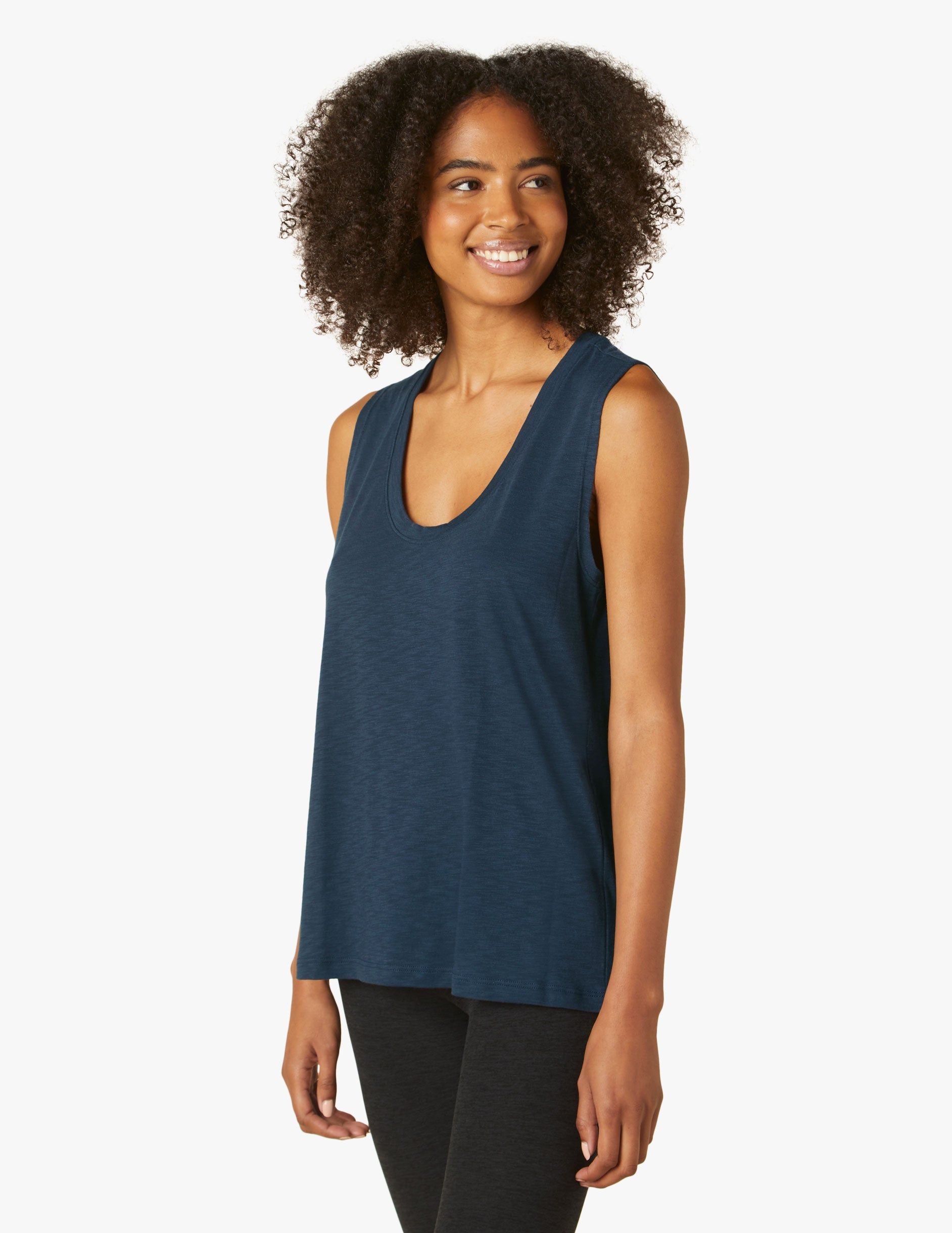 Signature Scoop Tank sold by Beyond Yoga product image thumbnail 2