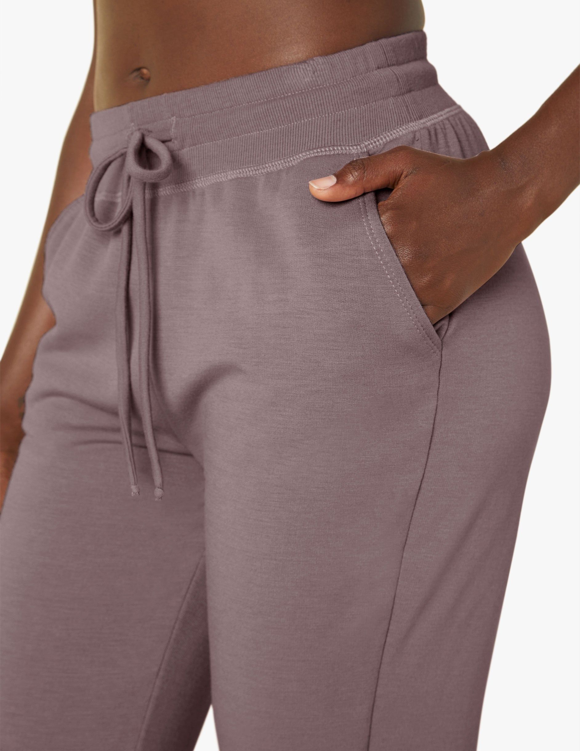 Weekender Pant sold by Beyond Yoga product image thumbnail 5