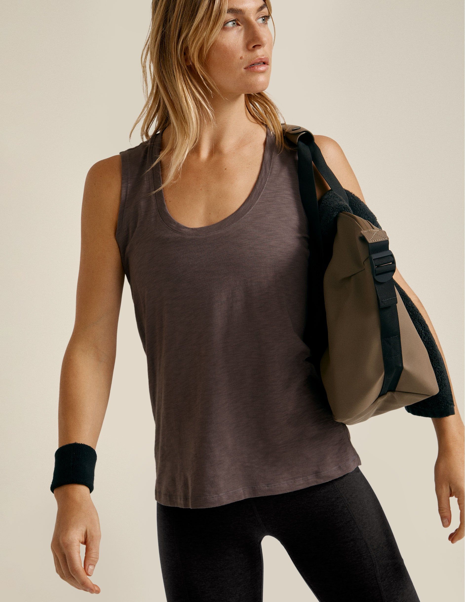 Signature Scoop Tank sold by Beyond Yoga product image thumbnail 4