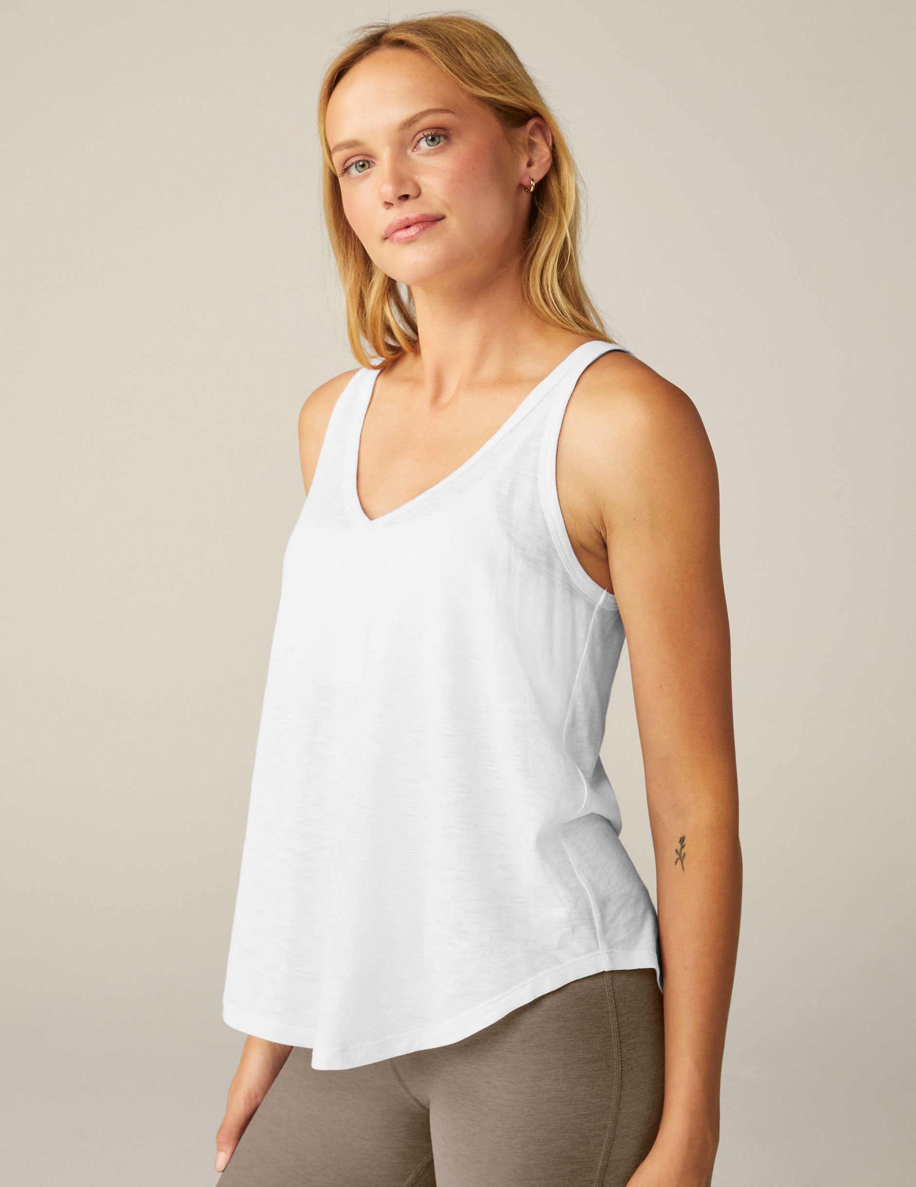 Signature Effortless Tank sold by Beyond Yoga product image thumbnail 3