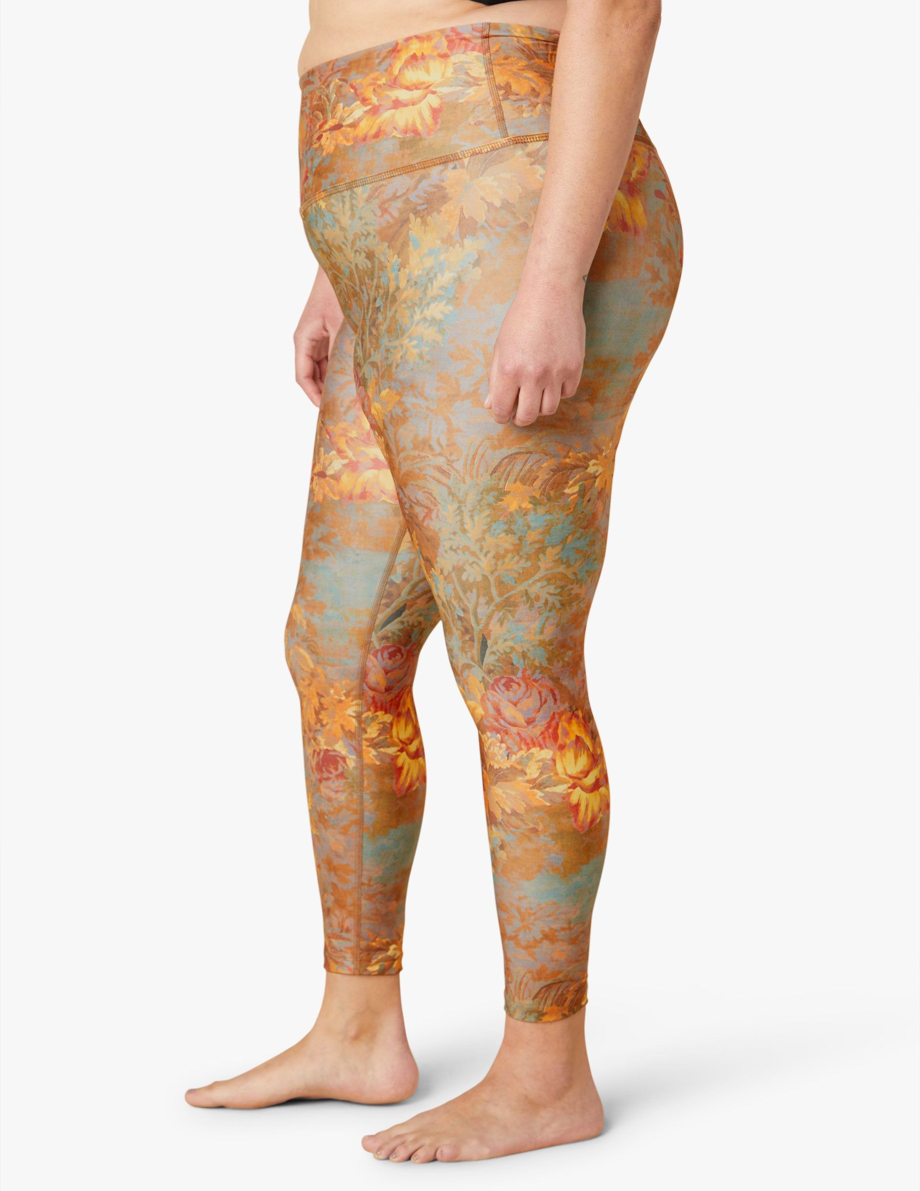 Wallpaper Floral Endurance Light High Waisted Midi Legging sold by Beyond Yoga product image thumbnail 8