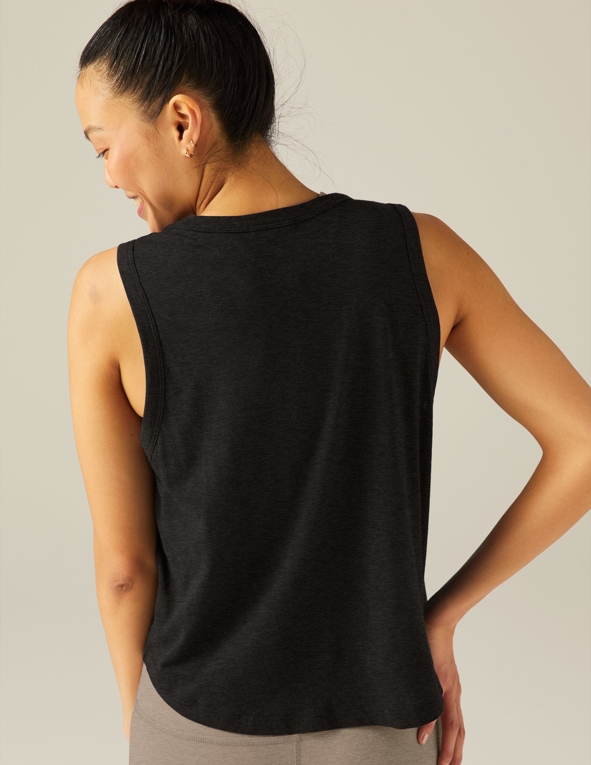 Signature Curved Hem Tank sold by Beyond Yoga product image thumbnail 3