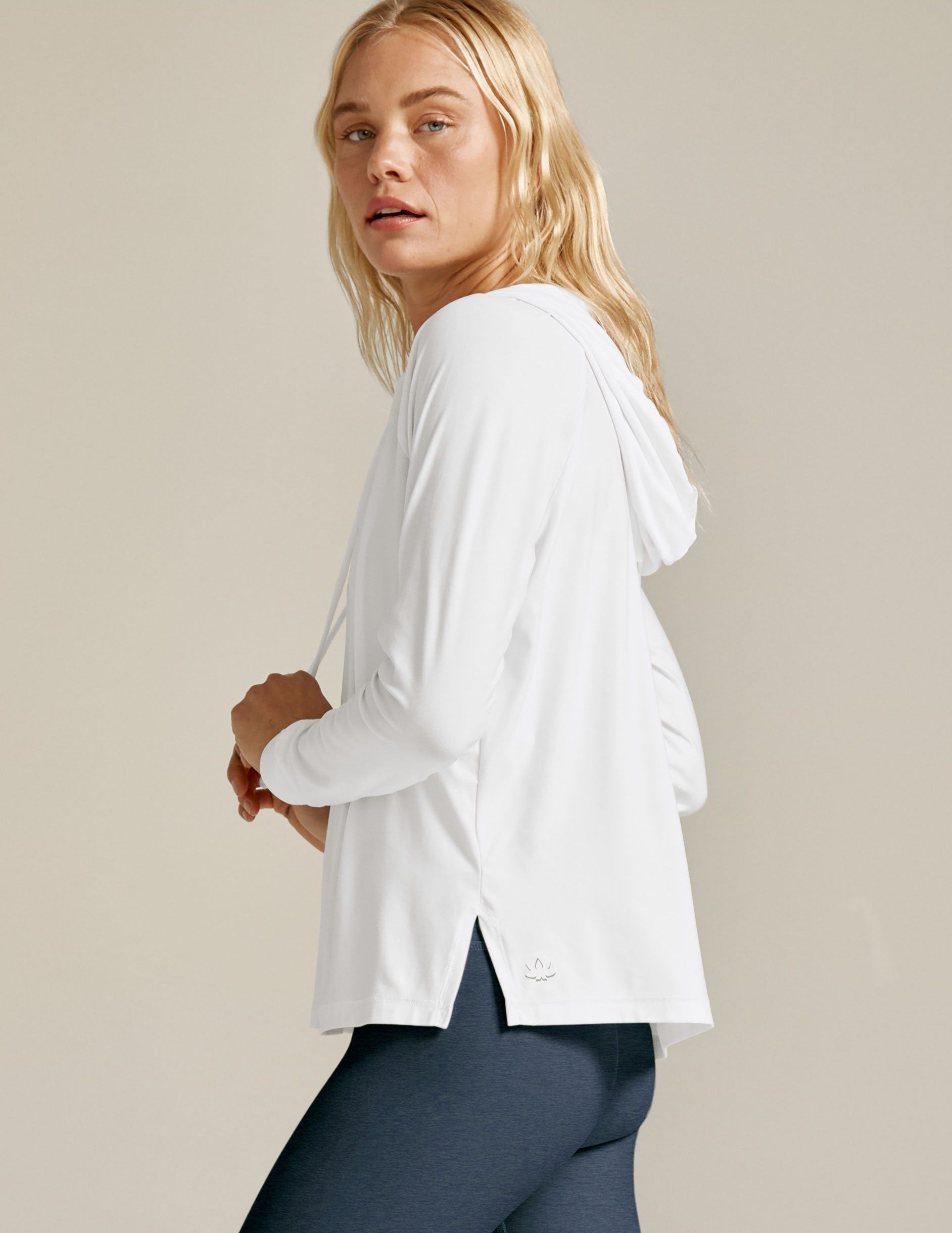 Featherweight The Splits Hoodie sold by Beyond Yoga product image thumbnail 2