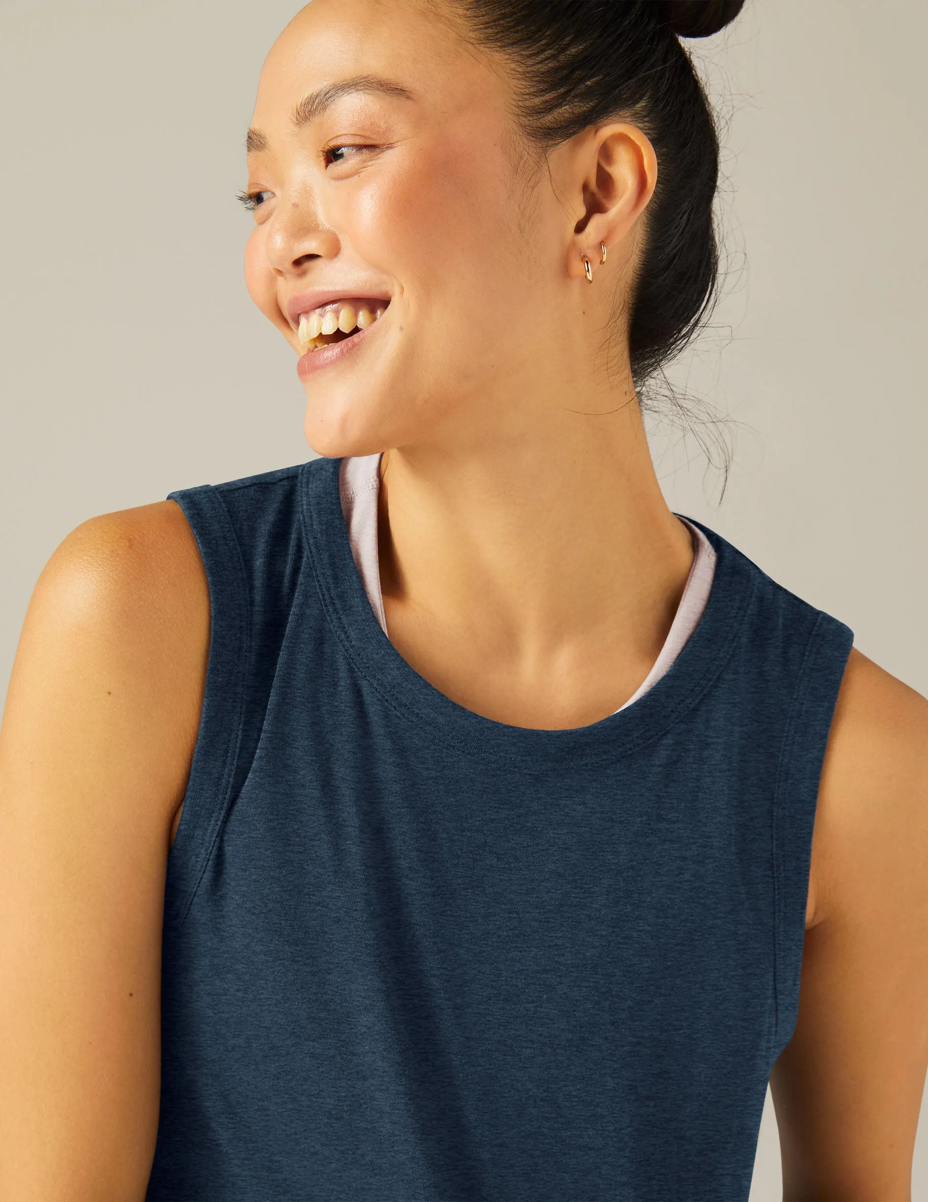 Signature Curved Hem Tank sold by Beyond Yoga product image thumbnail 4