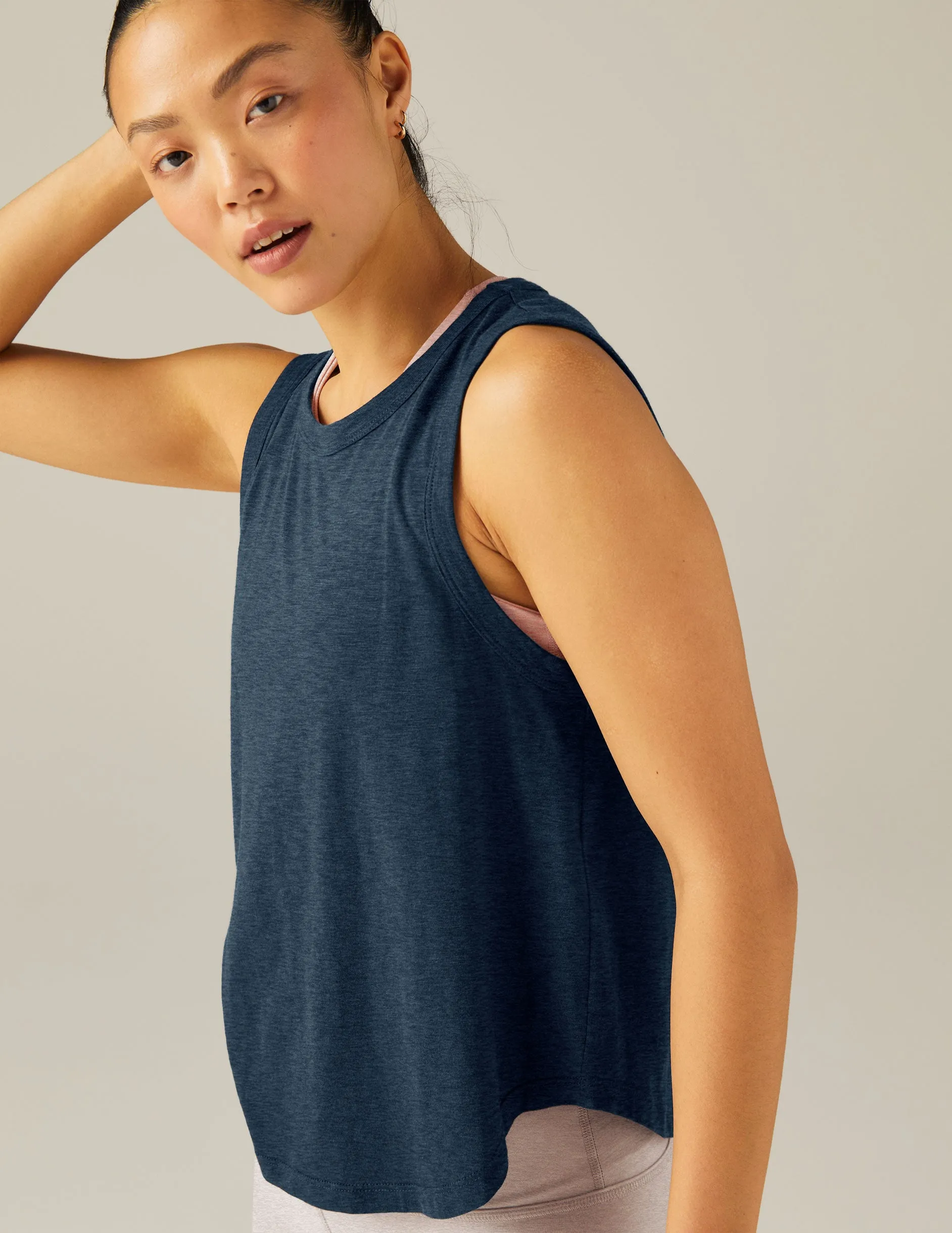Signature Curved Hem Tank sold by Beyond Yoga product image thumbnail 2