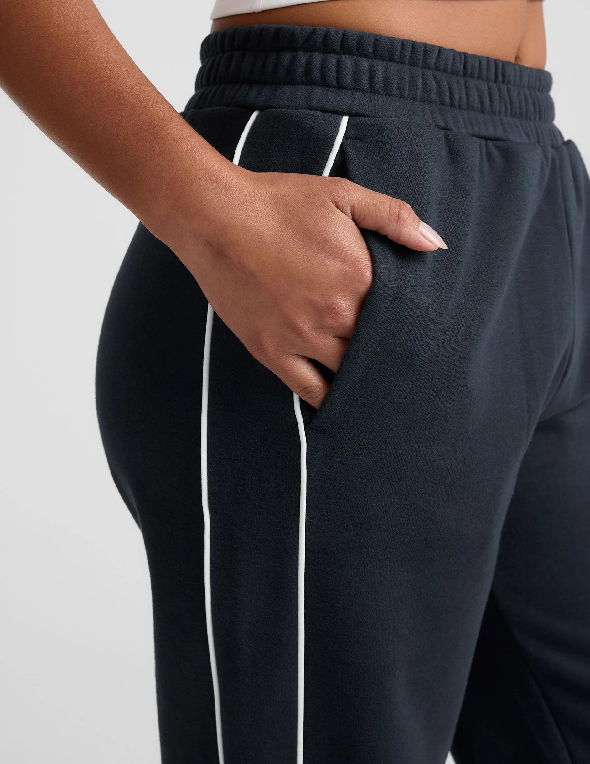 LuxeFleece Piper Wide Leg Pant sold by Beyond Yoga product image thumbnail 5