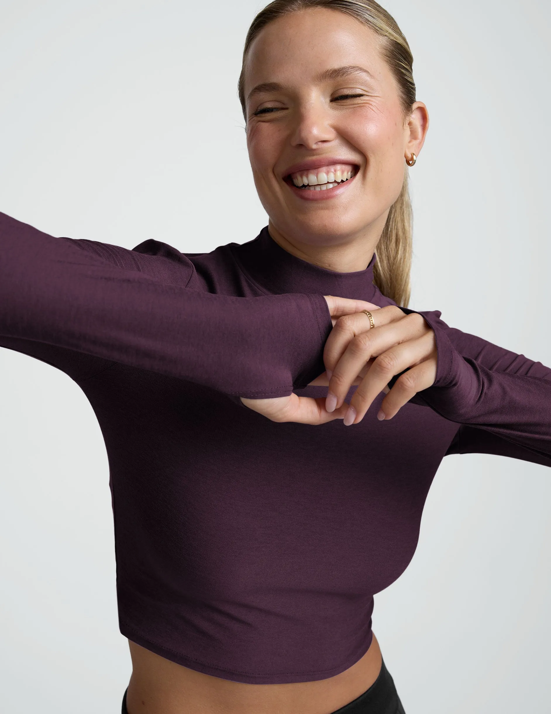 Featherweight Moving On Cropped Pullover sold by Beyond Yoga product image thumbnail 3