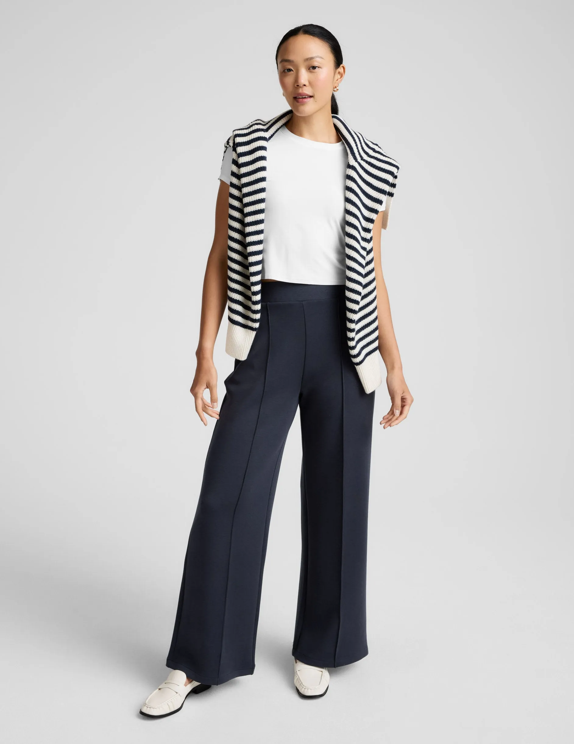 SoftSpring Wide Leg Pant 29" sold by Beyond Yoga product image thumbnail 3