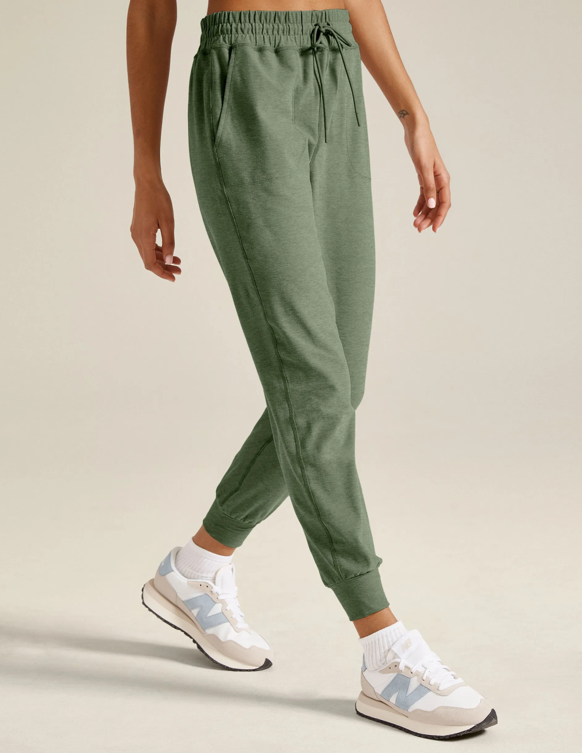Spacedye Commuter Midi Jogger sold by Beyond Yoga product image thumbnail 2