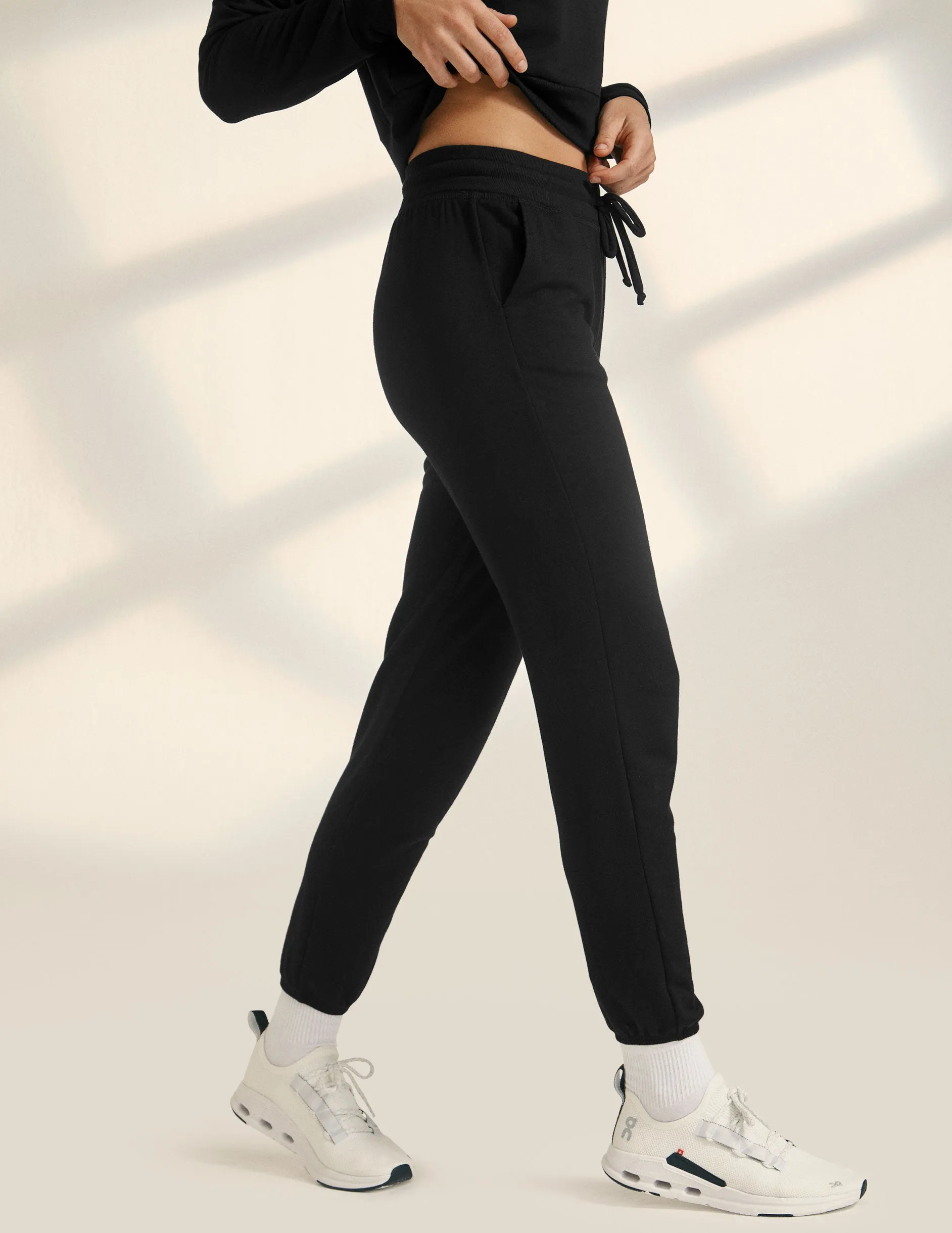 Weekender Pant sold by Beyond Yoga product image thumbnail 2