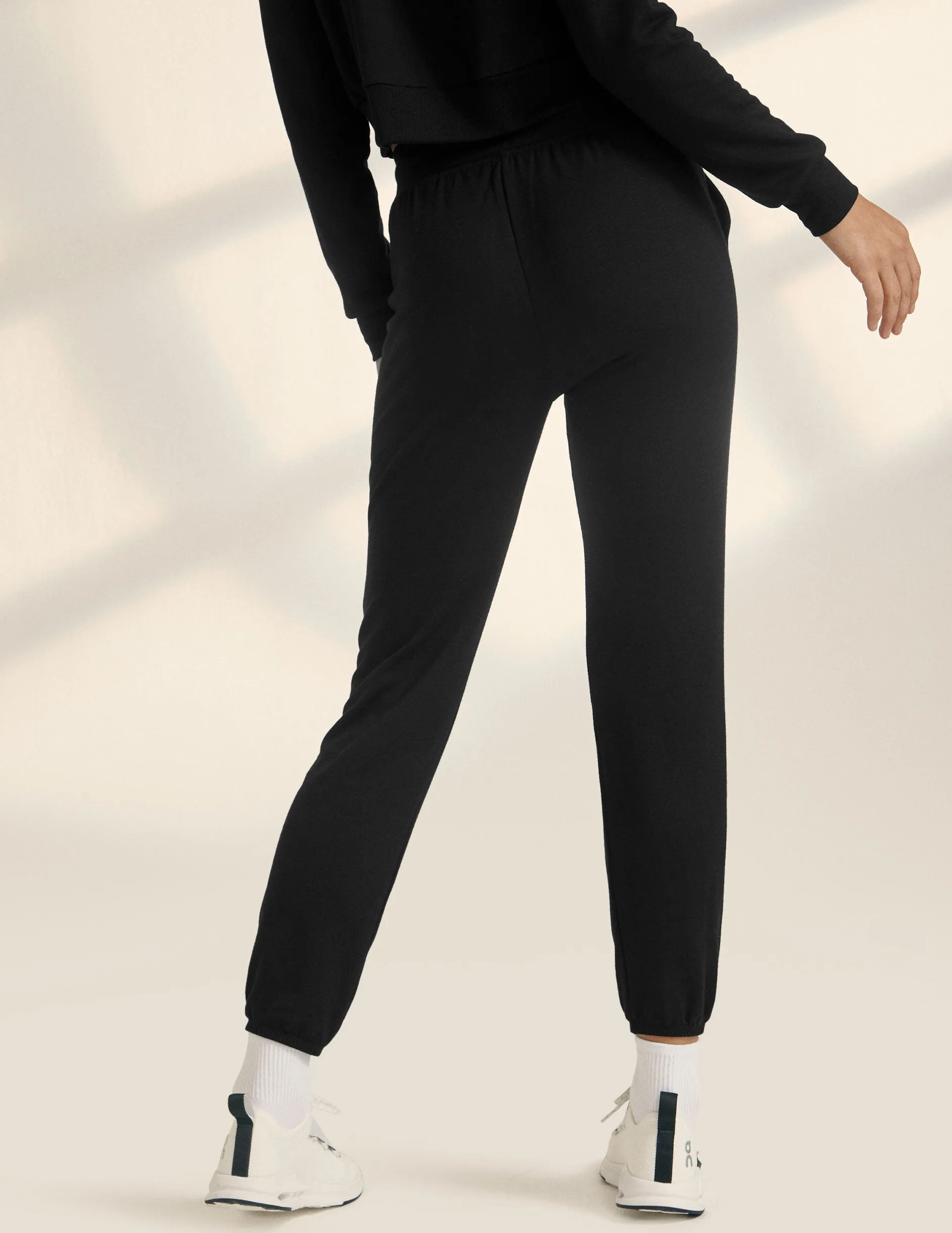 Weekender Pant sold by Beyond Yoga product image thumbnail 3