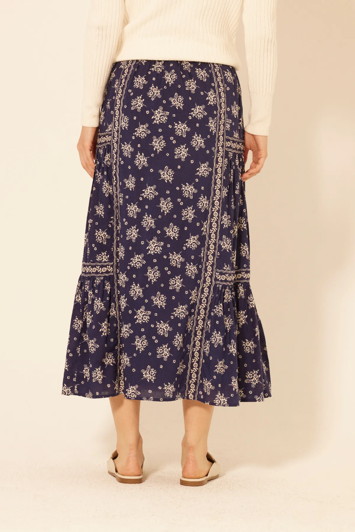 Valley Crest Skirt sold by Bila product image thumbnail 4
