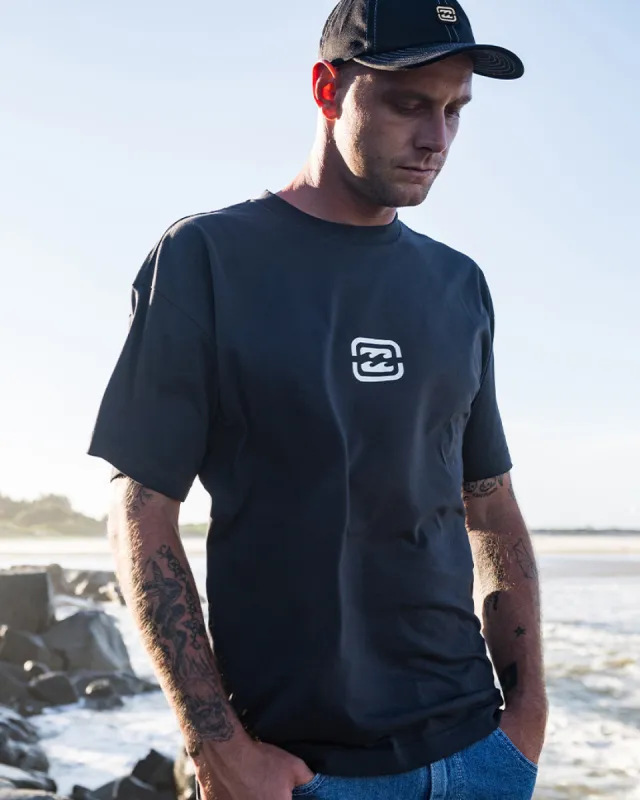 Bracket Wave OG T-Shirt - Washed Black made by Billabong