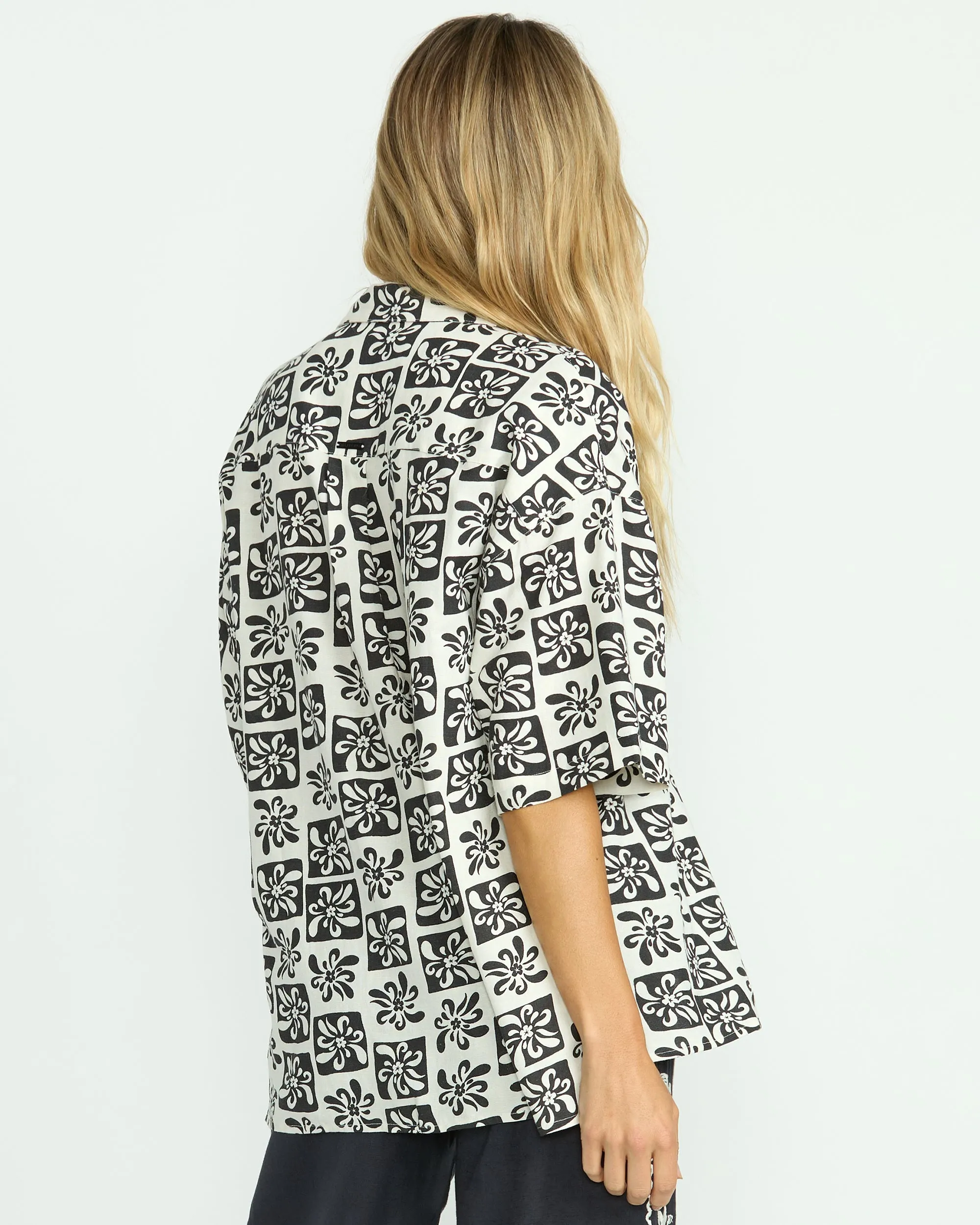 Beach Side Printed Short Sleeve Shirt - Black Sands sold by Billabong product image thumbnail 2