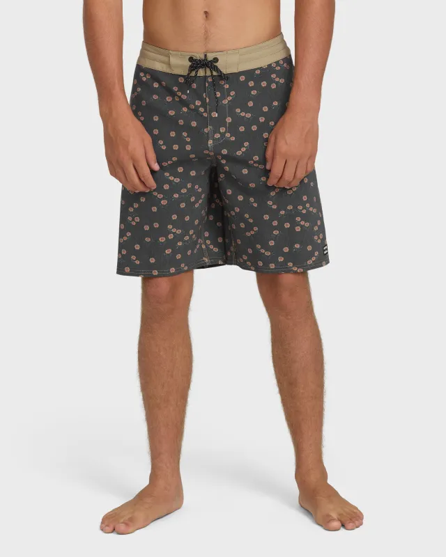 Sundays Lo Tide Boardshorts - Black made by Billabong