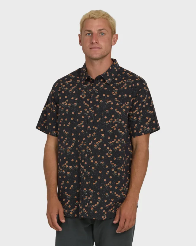 Sundays Mini Short Sleeve Woven Shirt - Black made by Billabong