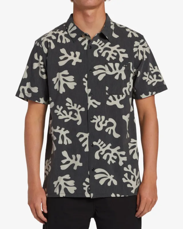 Coral Gardeners Surftrek Short Sleeve Shirt - Black made by Billabong