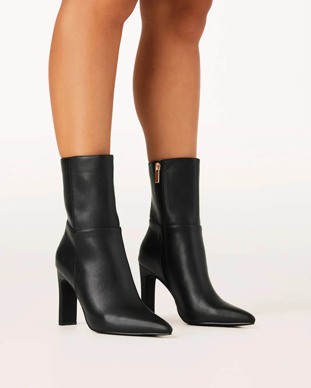 VIVIENNE - BLACK sold by Billini product image thumbnail 5