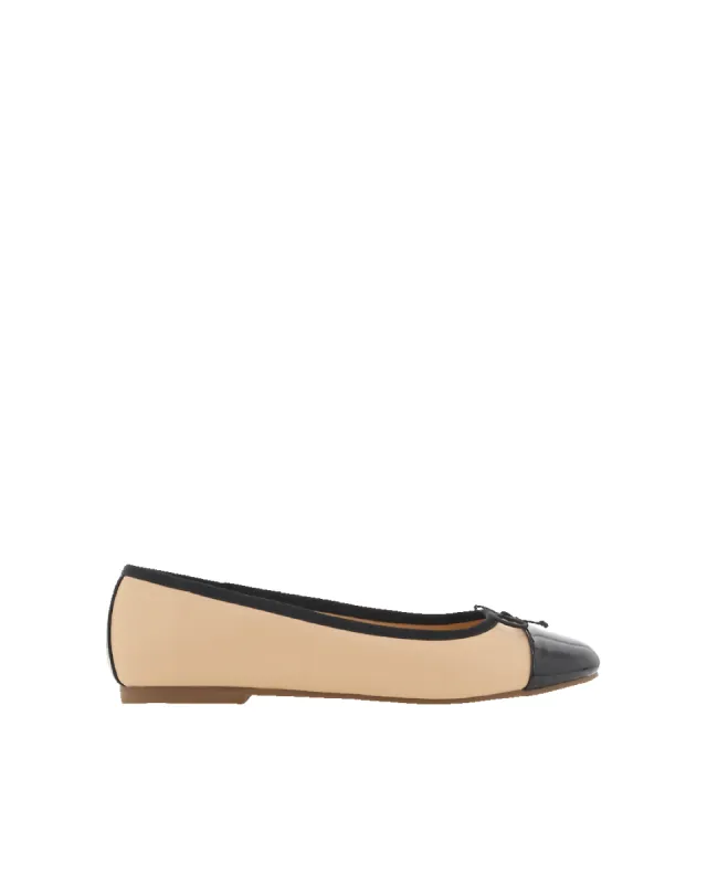 CARDEN - NOUGAT-BLACK PATENT sold by Billini