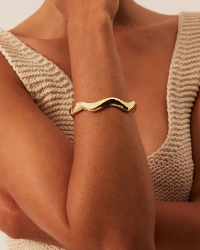 WILLOW BANGLE - GOLD sold by Billini