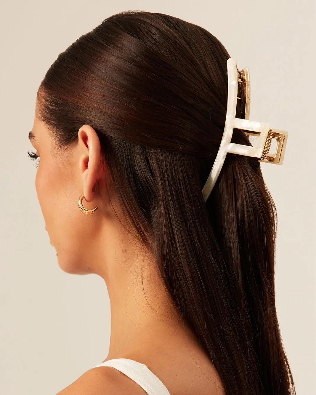 RESIN METAL CLAW CLIP - PEARL sold by Billini product image thumbnail 5