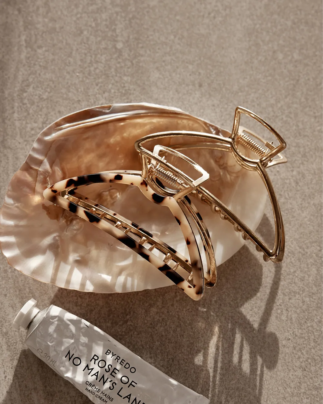 RESIN METAL CLAW CLIP 2 PACK - BLONDE TORT-GOLD sold by Billini