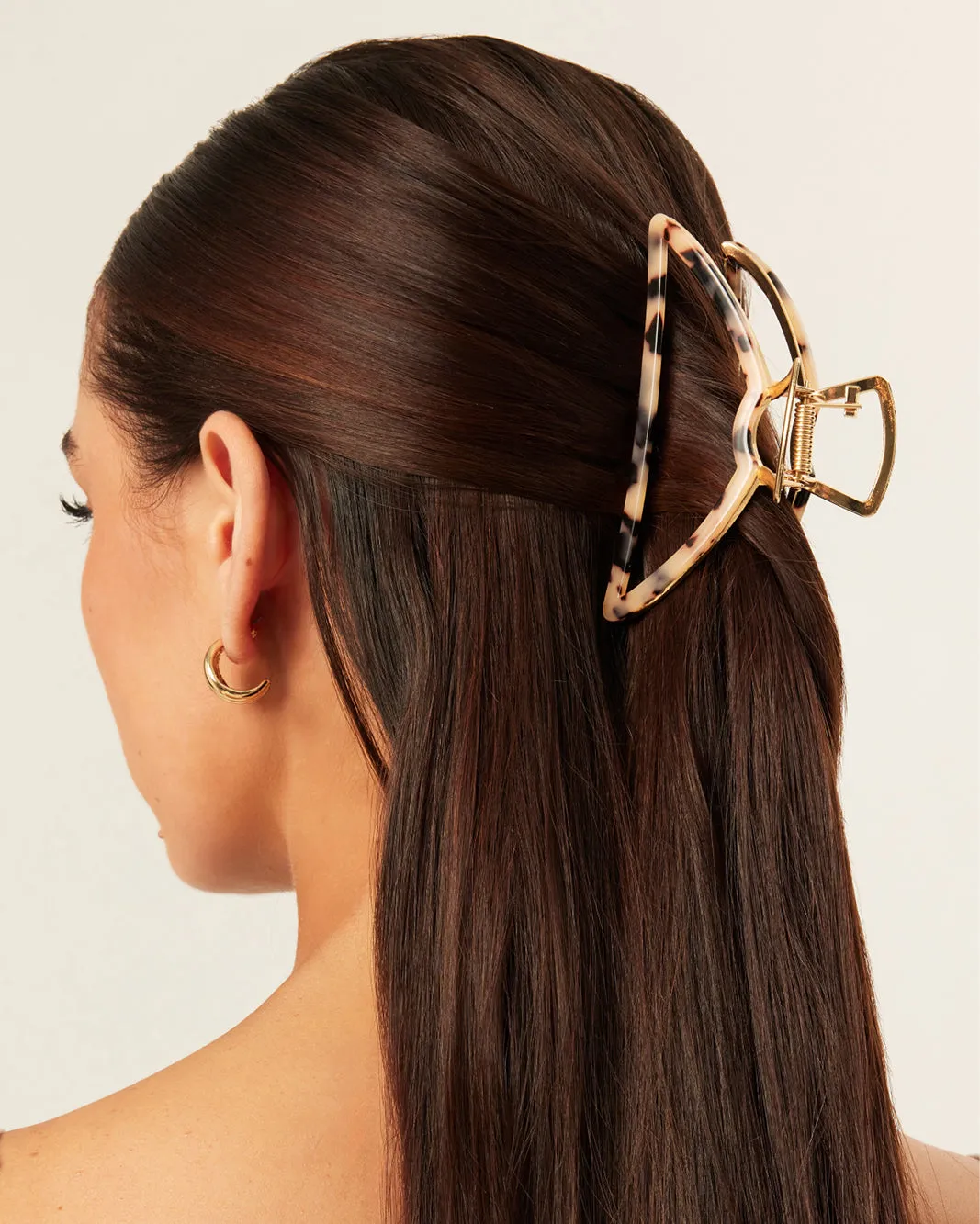 RESIN METAL CLAW CLIP 2 PACK - BLONDE TORT-GOLD sold by Billini product image thumbnail 5