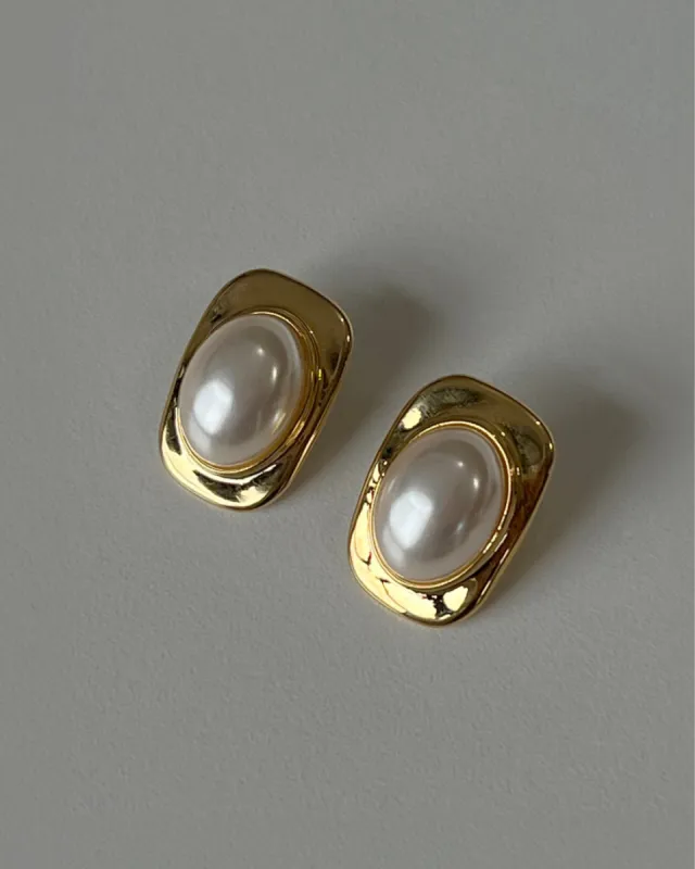 SADIE EARRINGS - GOLD-PEARL sold by Billini