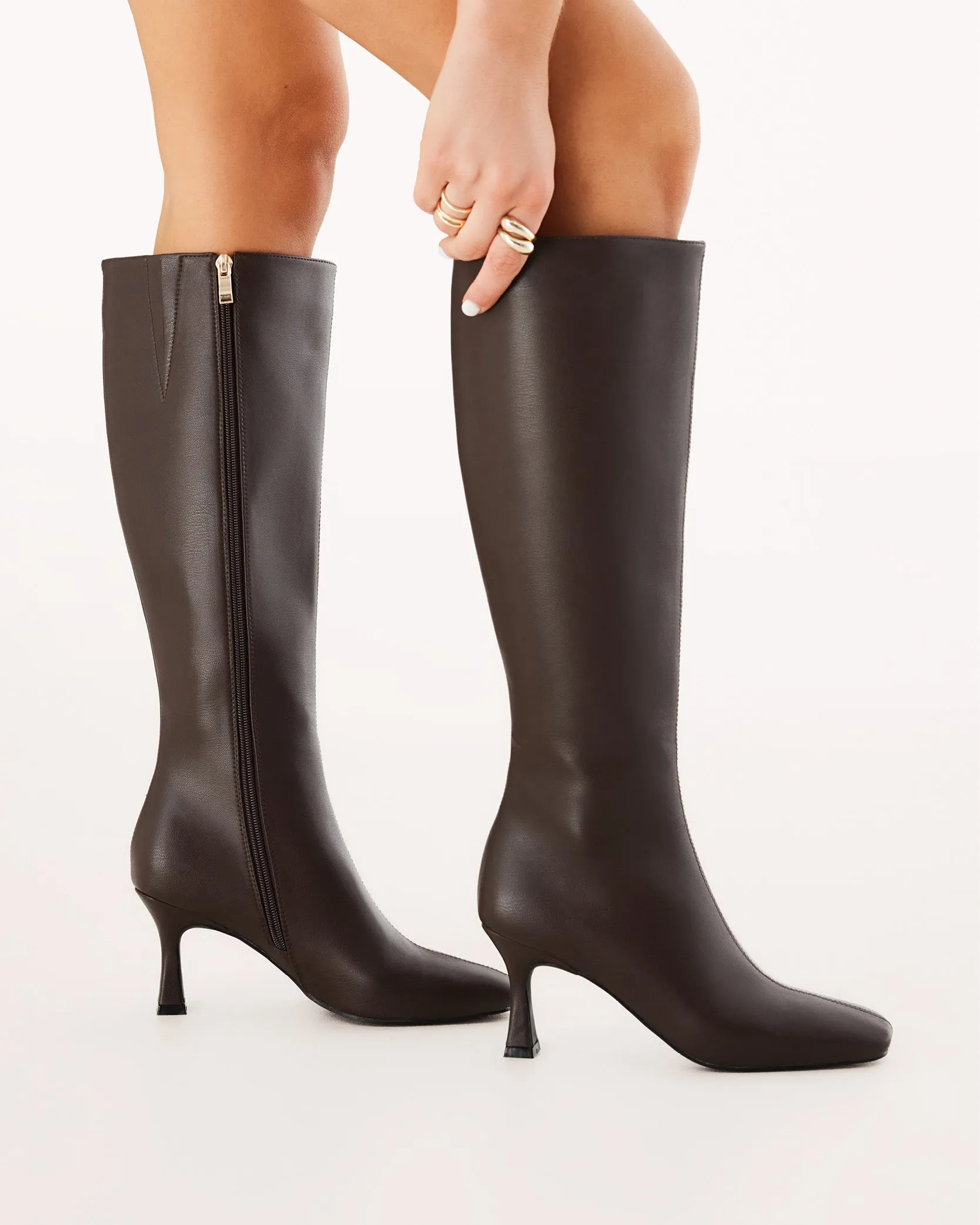 CORBIN - CHOCOLATE sold by Billini product image thumbnail 2