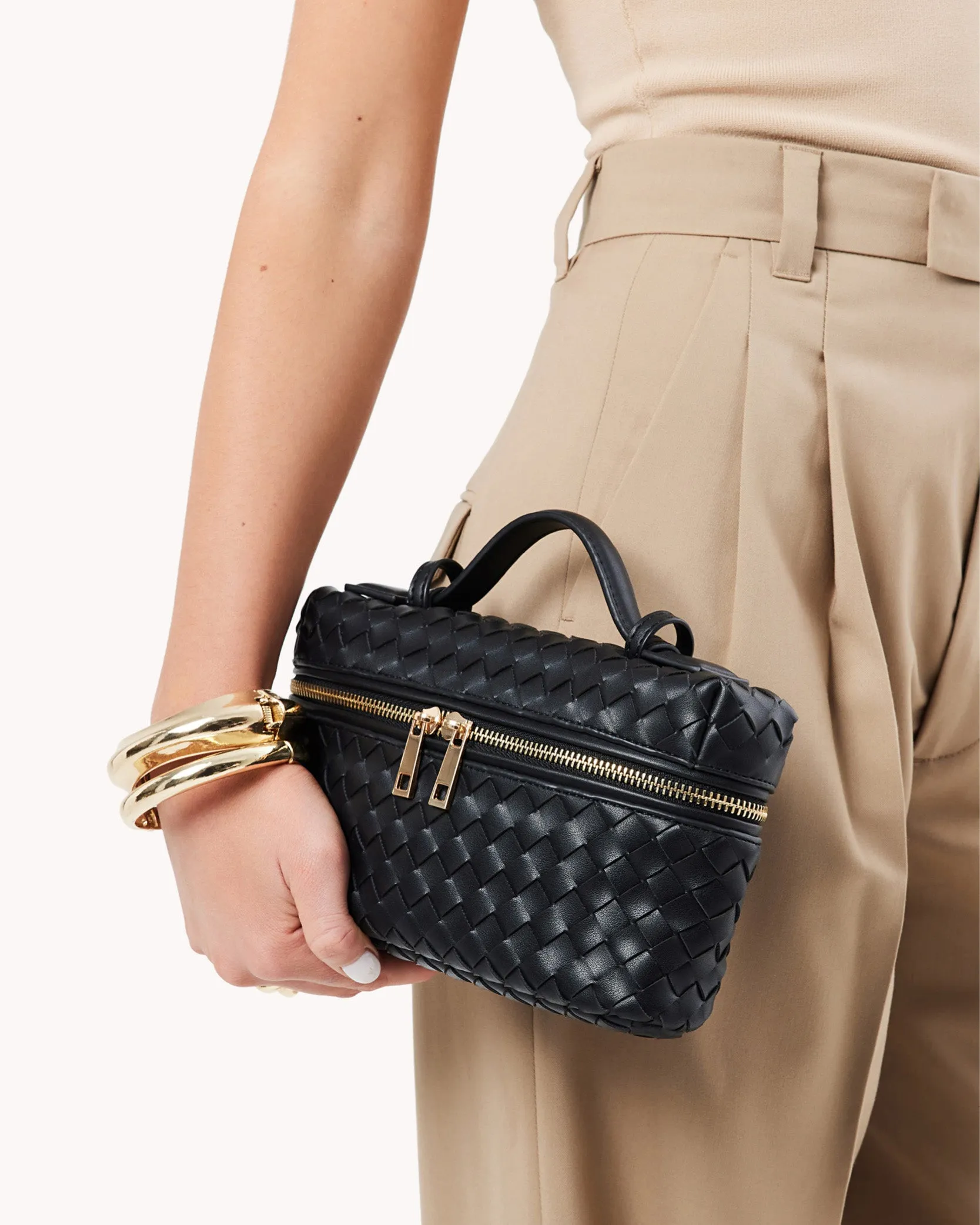 GRACIE CROSS BODY BAG - BLACK sold by Billini product image thumbnail 3