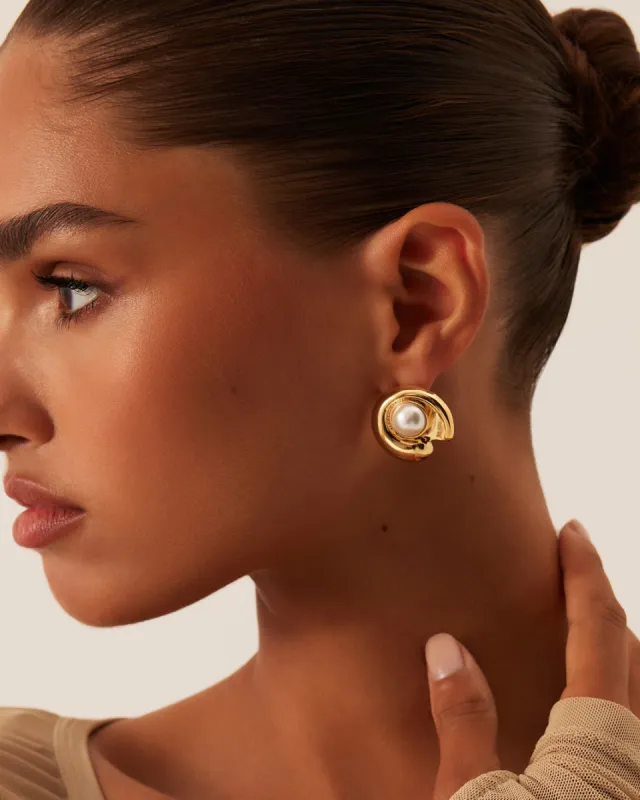 ELSA EARRING - GOLD-PEARL sold by Billini