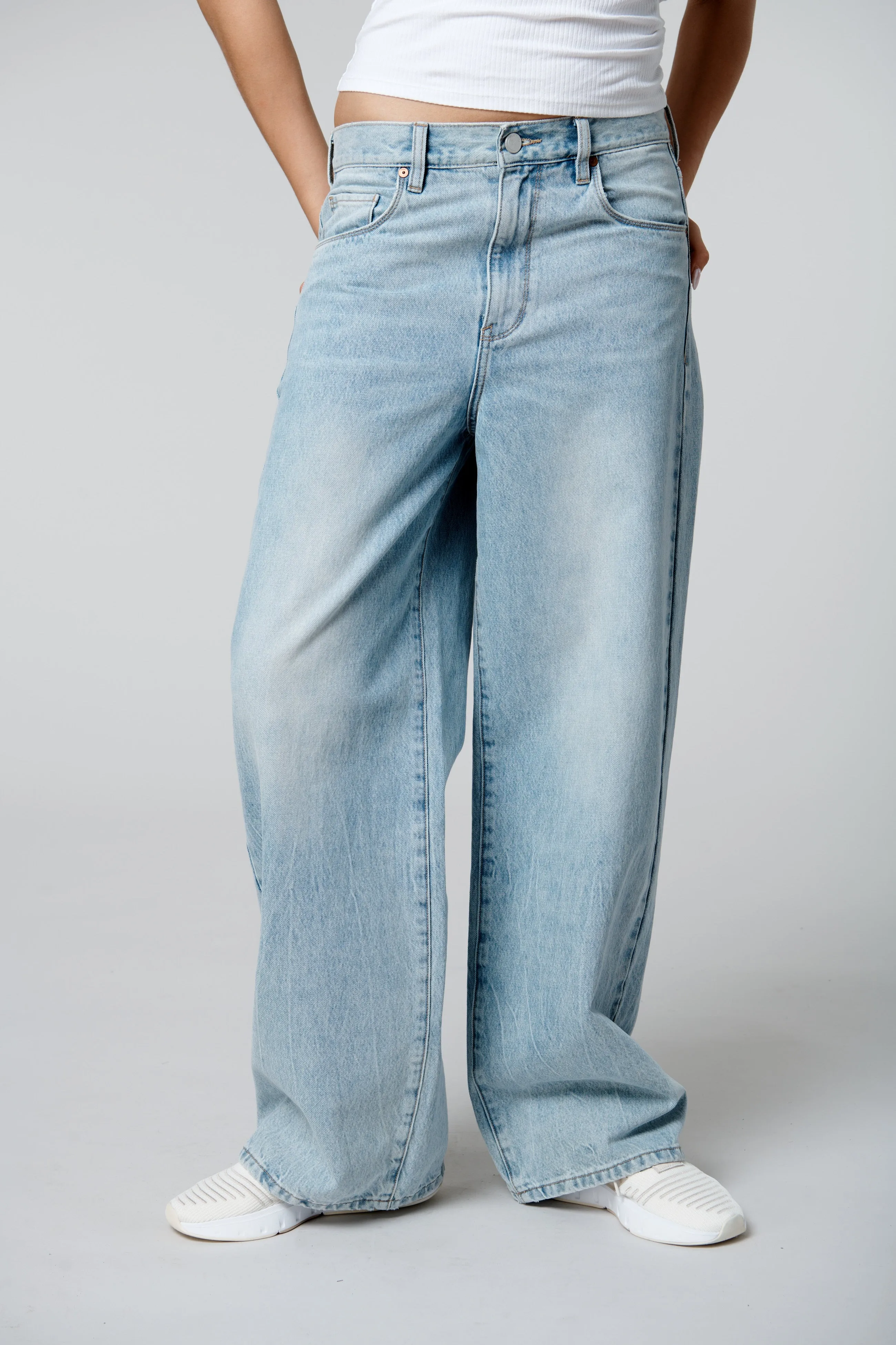 Home Free Jean sold by BlankNYC product image thumbnail 2