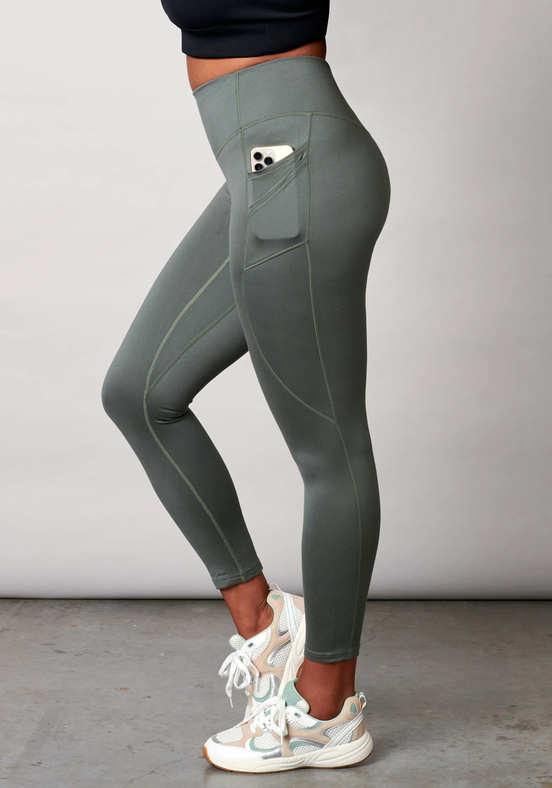 Hipster Compression Pocket Leggings sold by BLANQI
