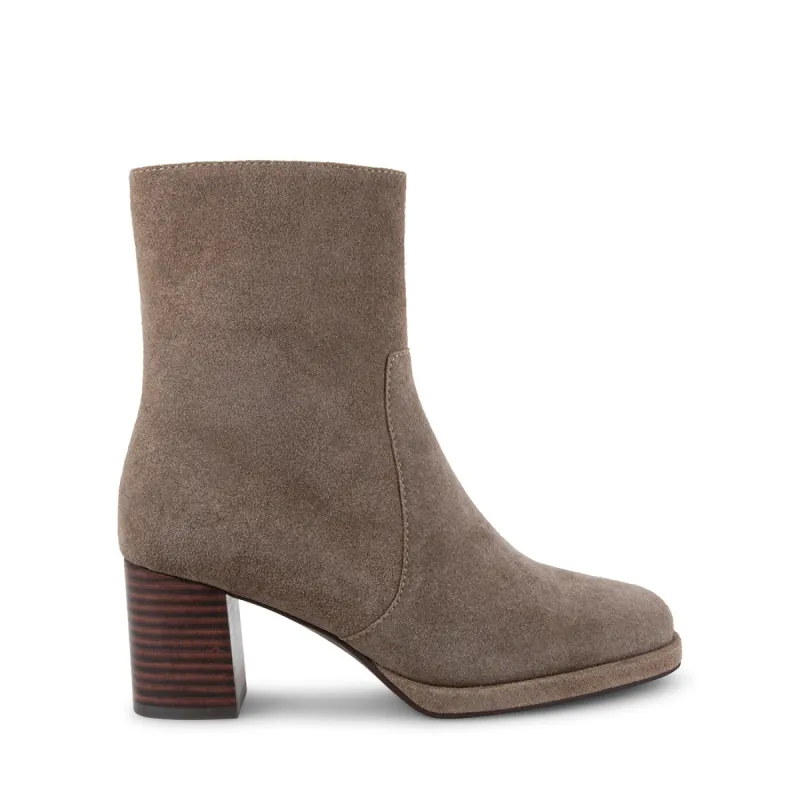 DANIELAS sold by Blondo