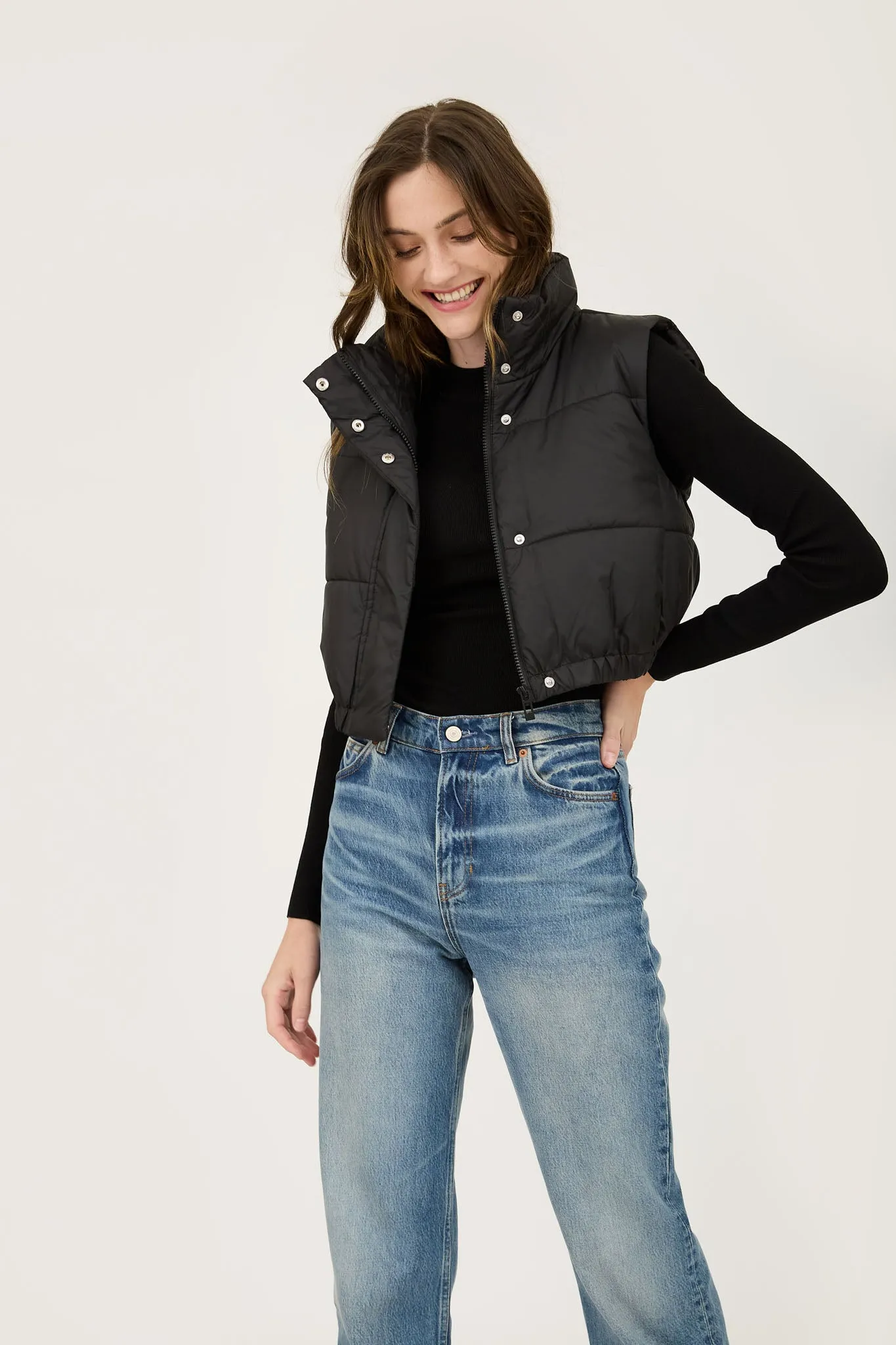 CROPPED ZIP UP PUFFER VEST sold by Blu Pepper
