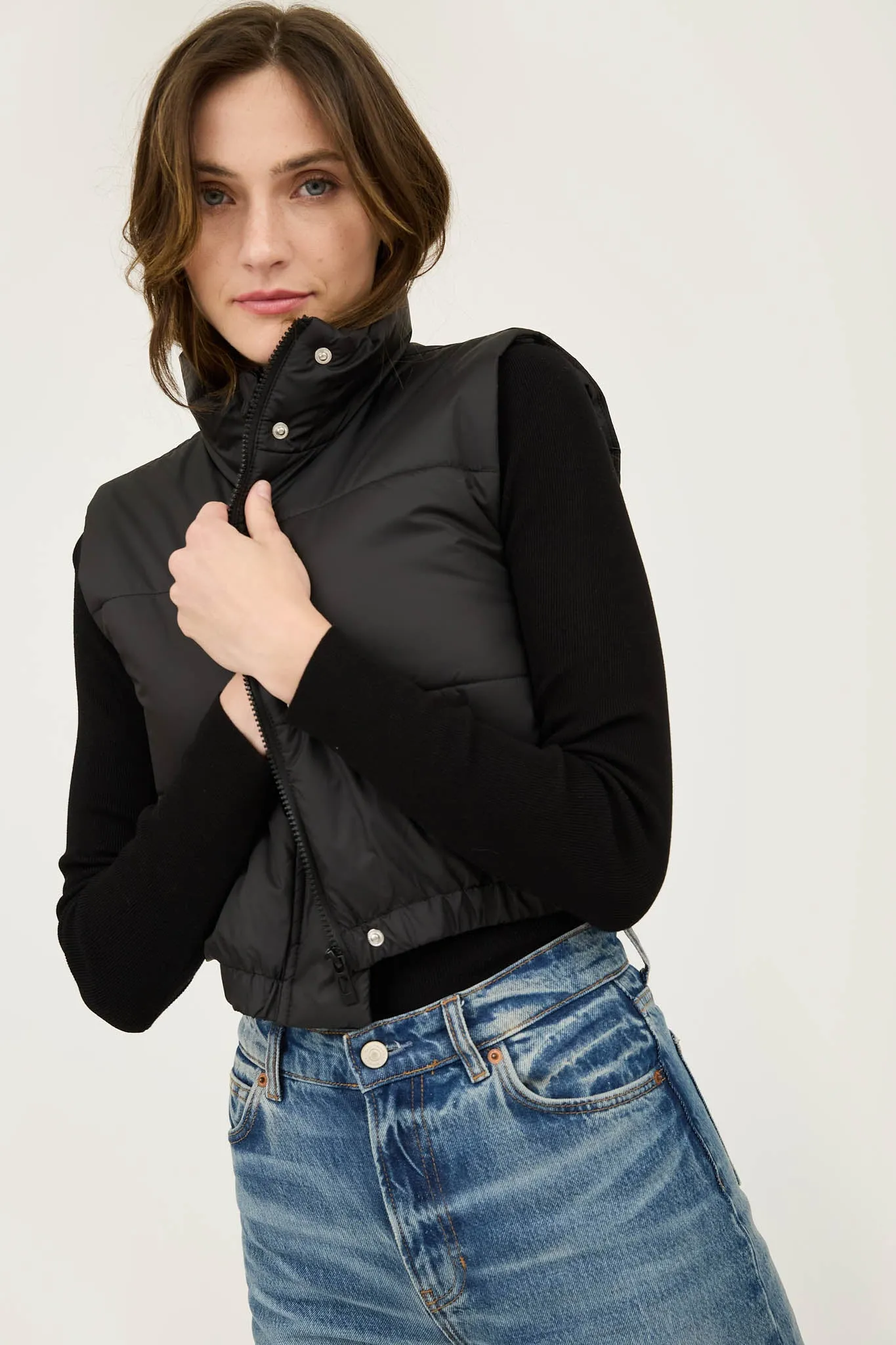 CROPPED ZIP UP PUFFER VEST sold by Blu Pepper product image thumbnail 4