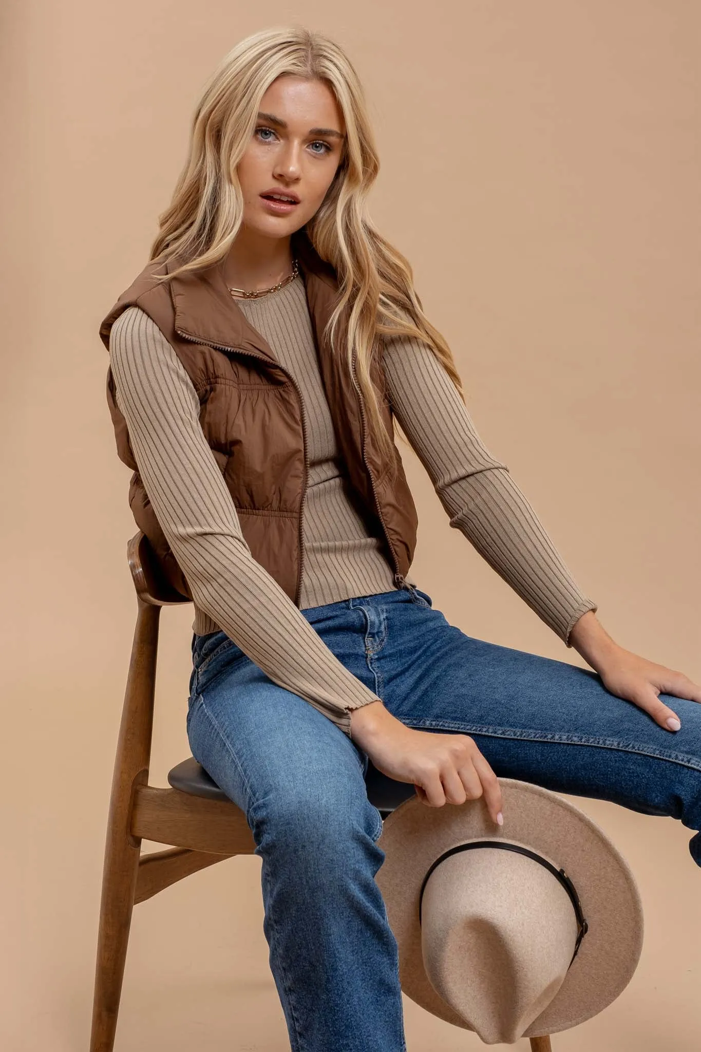 COLLARED ZIP UP CROPPED PUFFER VEST sold by Blu Pepper product image thumbnail 4