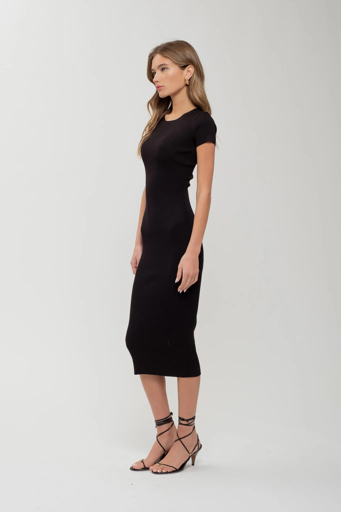 RIBBED KNIT SHORT SLEEVE MIDI DRESS sold by Blu Pepper product image thumbnail 3