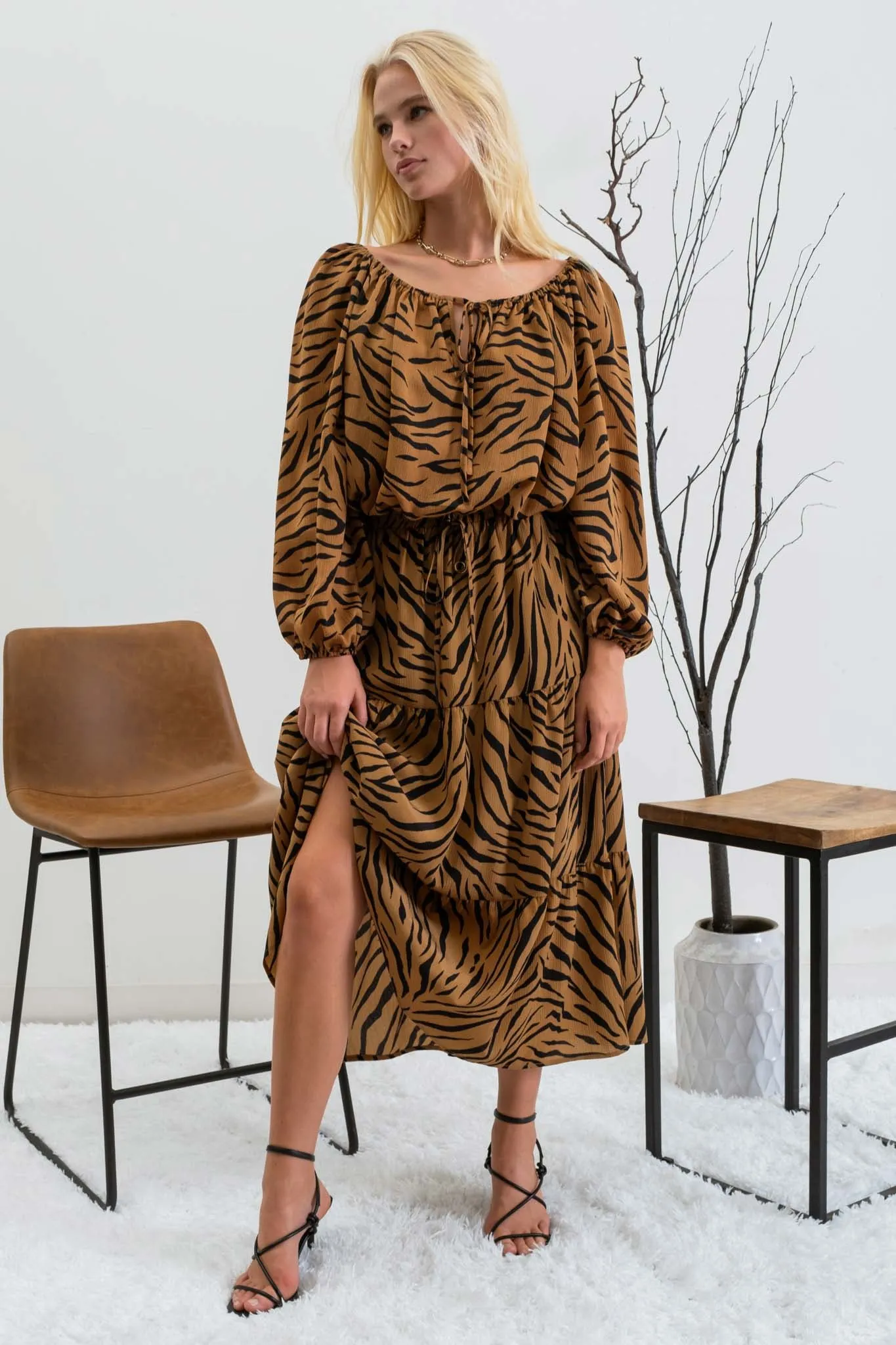 TIGER PRINT LONG SLEEVE CROP TOP sold by Blu Pepper product image thumbnail 5