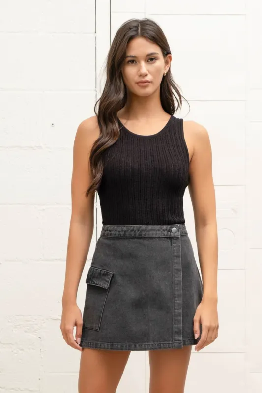 ROUND NECK SLEEVELESS SWEATER KNIT TOP made by Blu Pepper