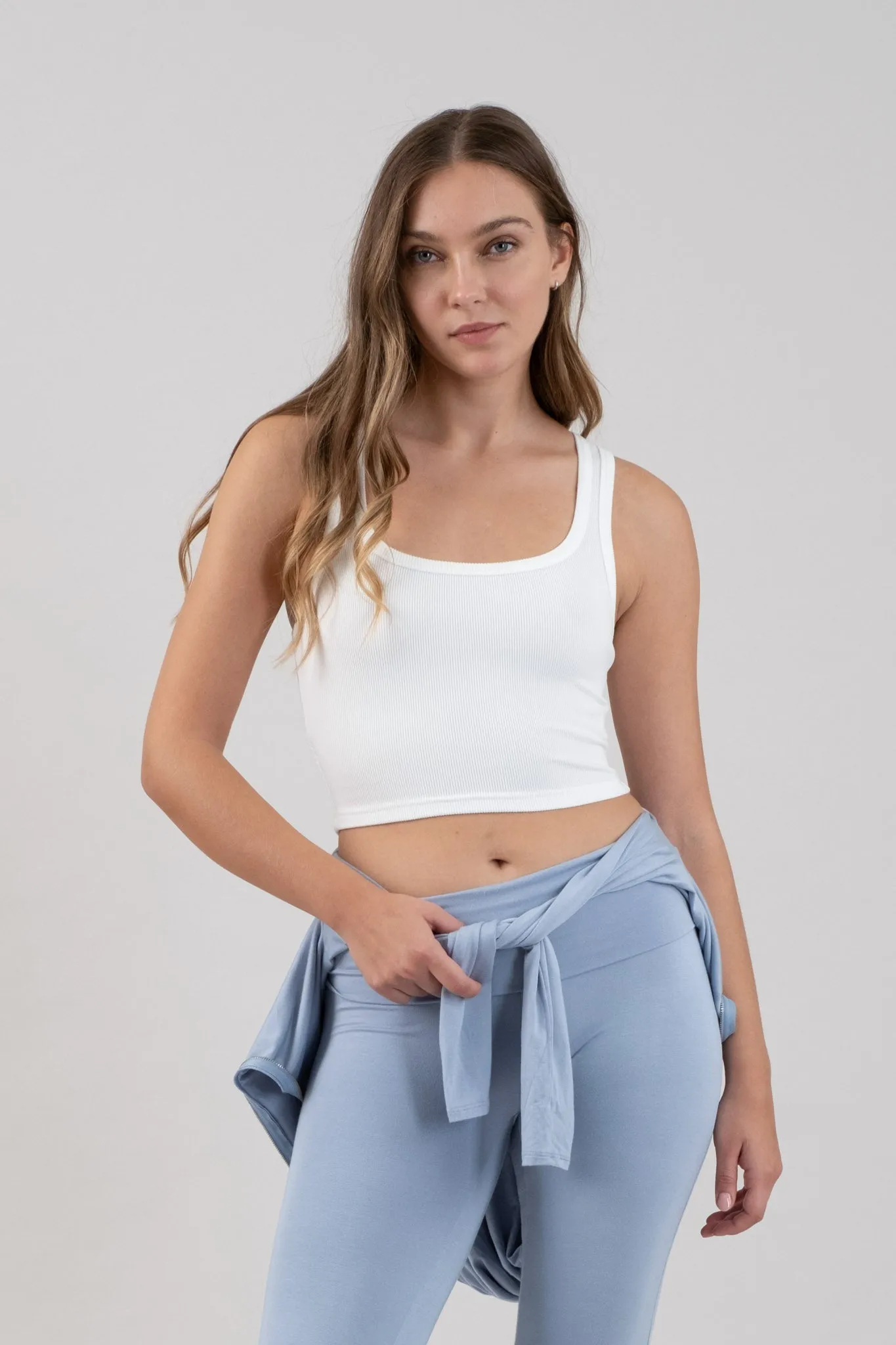 SCOOP NECK SLEEVELESS CROPPED KNIT TANK TOP sold by Blu Pepper product image thumbnail 4