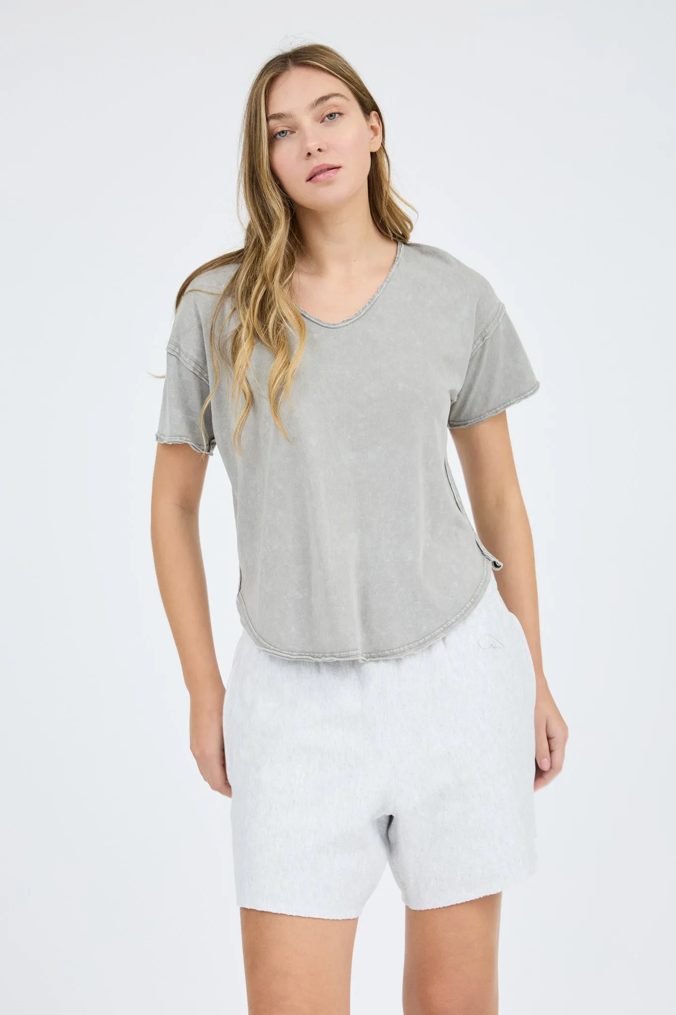 WASHED RAW EDGE SHORT SLEEVE V NECK KNIT TOP sold by Blu Pepper product image thumbnail 4