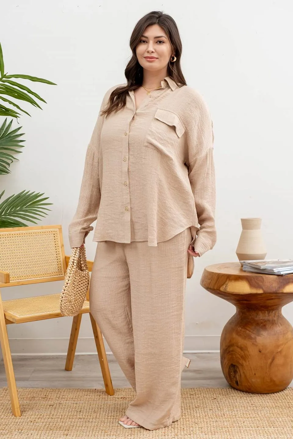 PLUS SOLID LIGHTWEIGHT BUTTON DOWN SHIRT sold by Blu Pepper product image thumbnail 3