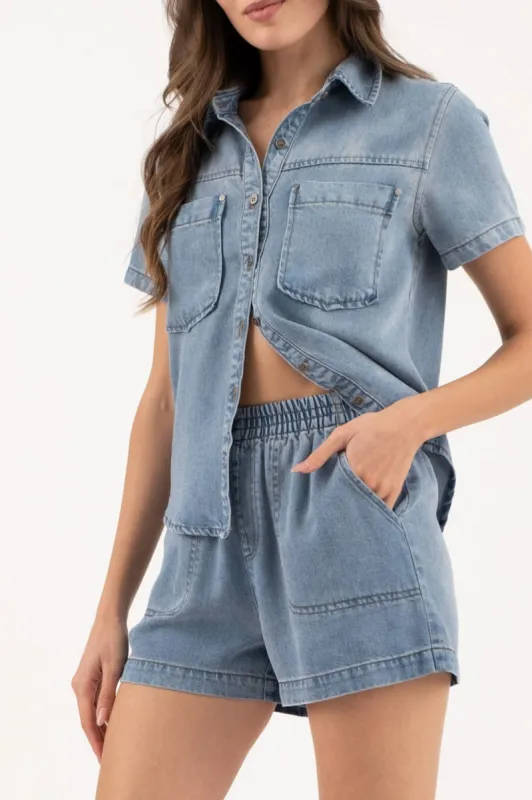 CHAMBRAY COLLARED SHORT SLEEVE BUTTON DOWN SHIRT sold by Blu Pepper