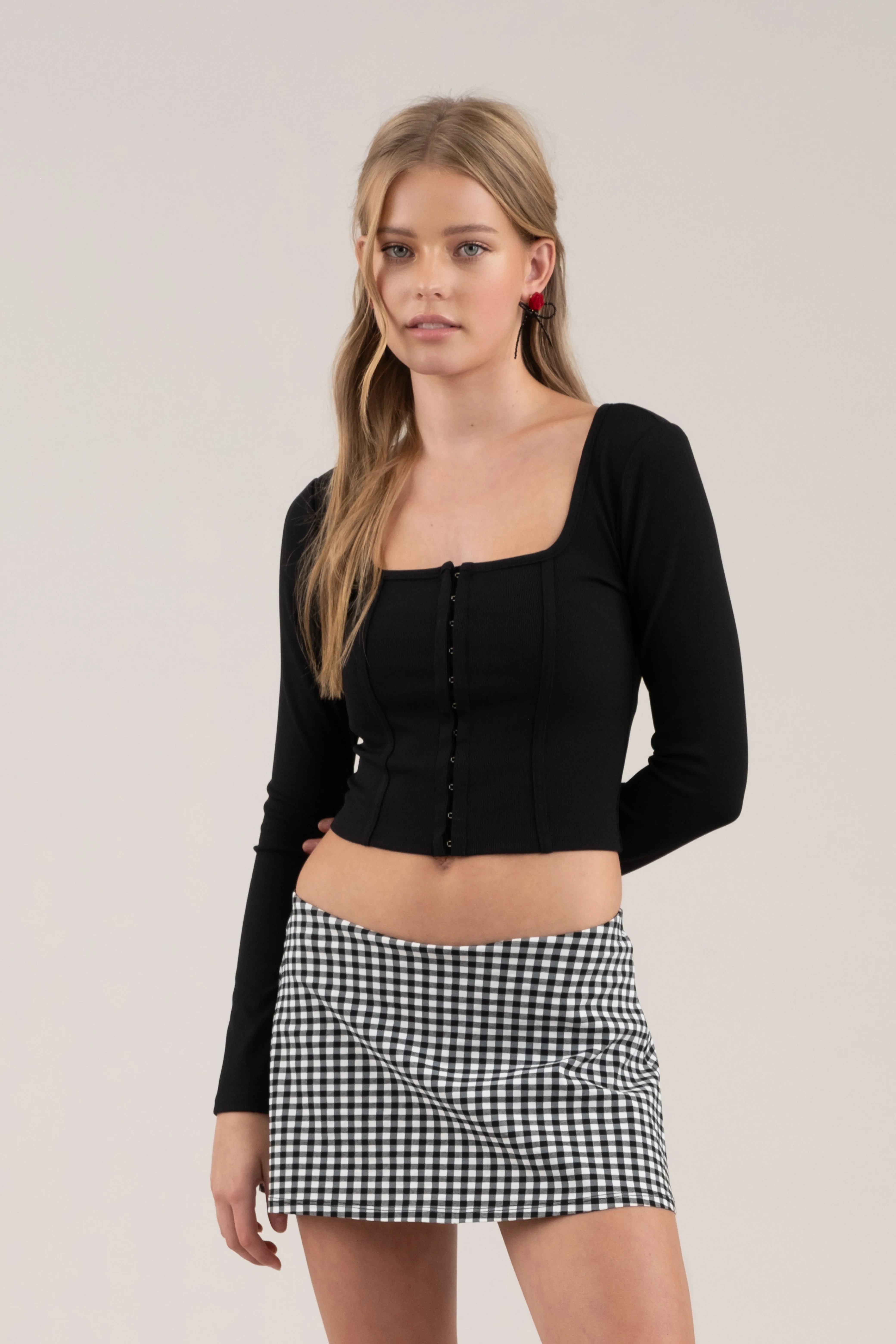 FRONT HOOK & EYE LONG SLEEVE KNIT CROP TOP sold by Blu Pepper product image thumbnail 4